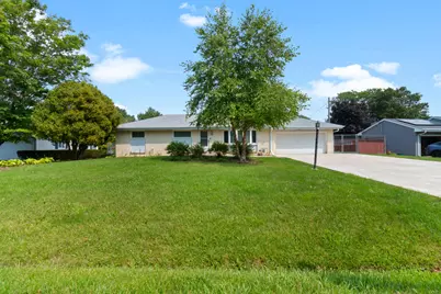 8826 S Patricia Blvd, Oak Creek, WI 53154 - Photo 3