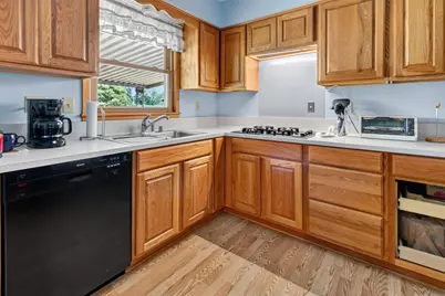 8826 S Patricia Blvd, Oak Creek, WI 53154 - Photo 17
