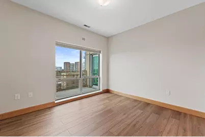 1550 E Royall Pl #1112, Milwaukee, WI 53202 - Photo 17