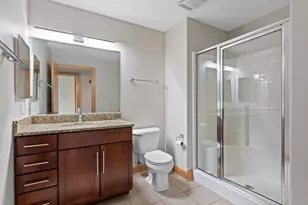 1550 E Royall Pl, Milwaukee, WI 53202 - Photo 19