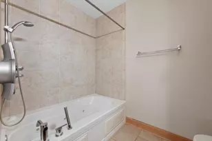 1550 E Royall Pl, Milwaukee, WI 53202 - Photo 15