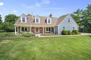 149 Hickory Dr, Delafield, WI 53018 - Photo 1