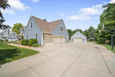 149  Hickory Dr, Delafield, WI 53018 - Photo 33