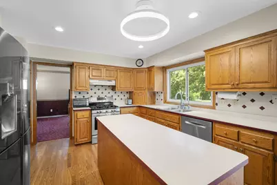 149  Hickory Dr, Delafield, WI 53018 - Photo 9