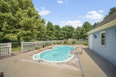 149  Hickory Dr, Delafield, WI 53018 - Photo 35