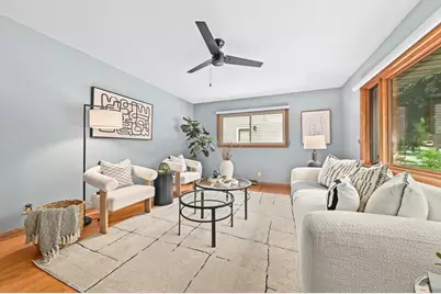 11707 W Oxford Pl, Wauwatosa, WI 53226 - Photo 3