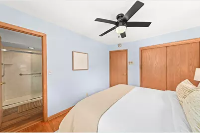 11707 W Oxford Pl, Wauwatosa, WI 53226 - Photo 11