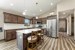 1912 McGilvray Way, Holmen, WI 54636 - Photo 9