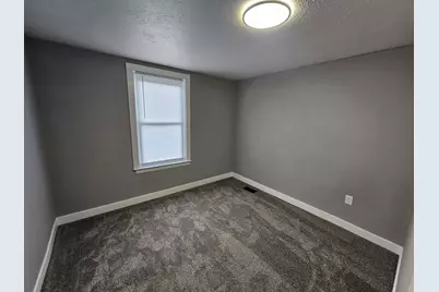 714  Kewaunee St, Racine, WI 53402 - Photo 5