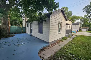 714 Kewaunee St, Racine, WI 53402 - Photo 11