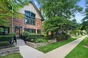 1421 N Humboldt Ave, Milwaukee, WI 53202 - Photo 41