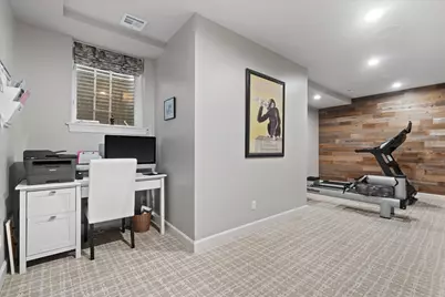 1421 N Humboldt Ave, Milwaukee, WI 53202 - Photo 31