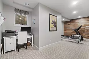 1421 N Humboldt Ave, Milwaukee, WI 53202 - Photo 31