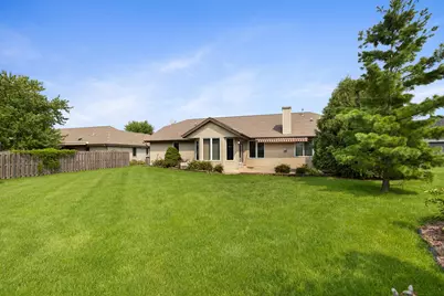6871 S Dory Dr, Franklin, WI 53132 - Photo 5