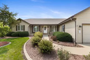 6871 S Dory Dr, Franklin, WI 53132 - Photo 3