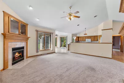 6871 S Dory Dr, Franklin, WI 53132 - Photo 15