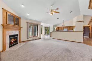 6871 S Dory Dr, Franklin, WI 53132 - Photo 15