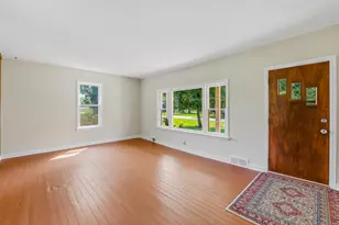 W379N8324 Mill St, Lac La Belle, WI 53066 - Photo 7