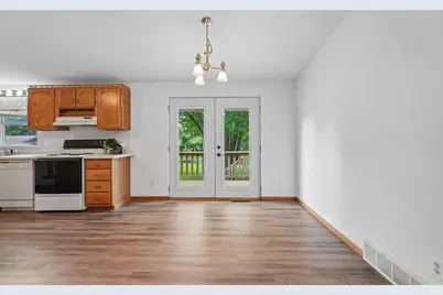 114 N East St, Whitewater, WI 53190 - Photo 9