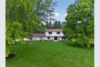 N8W27232  Woodridge Ln, Pewaukee, WI 53188 - Photo 37