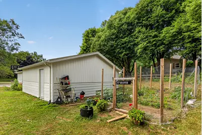 N8W27232  Woodridge Ln, Pewaukee, WI 53188 - Photo 35