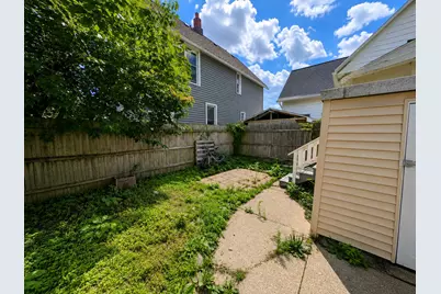 1125 E Clarke St, Milwaukee, WI 53212 - Photo 25