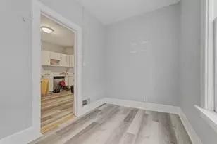 1125 E Clarke St, Milwaukee, WI 53212 - Photo 11
