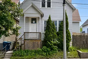 1125 E Clarke St, Milwaukee, WI 53212 - Photo 1