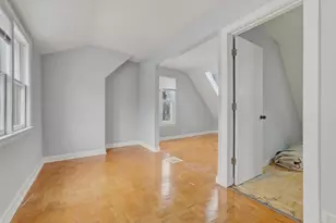 1125 E Clarke St, Milwaukee, WI 53212 - Photo 13