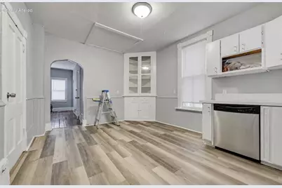 1125 E Clarke St, Milwaukee, WI 53212 - Photo 7