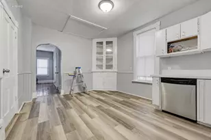 1125 E Clarke St, Milwaukee, WI 53212 - Photo 7