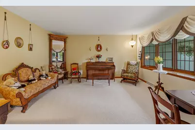 452  Willsher Dr, Fond du Lac, WI 54935 - Photo 3