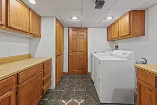 8020 S 68th St, Franklin, WI 53132 - Photo 29