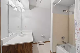 2234 Yvonne St, Waukesha, WI 53188 - Photo 23