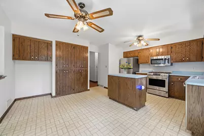 2234  Yvonne St, Waukesha, WI 53188 - Photo 13