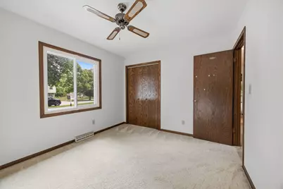 2234  Yvonne St, Waukesha, WI 53188 - Photo 37