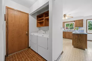 2234 Yvonne St, Waukesha, WI 53188 - Photo 7