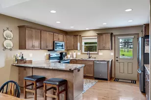 264 Crestwood Ln, Onalaska, WI 54650 - Photo 9