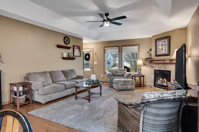 264  Crestwood Ln, Onalaska, WI 54650 - Photo 7