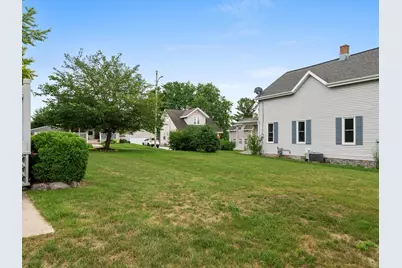 226 S Liberty St, Valders, WI 54245 - Photo 9