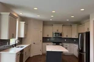 490 Talbots Woods Dr, Dousman, WI 53118 - Photo 3
