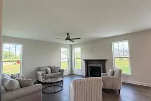 490 Talbots Woods Dr, Dousman, WI 53118 - Photo 7