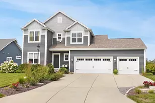 N61W13722 Weyer Farm Dr, Menomonee Falls, WI 53051 - Photo 3