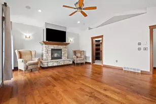 1322 Sunset Ct, La Crosse, WI 54601 - Photo 15