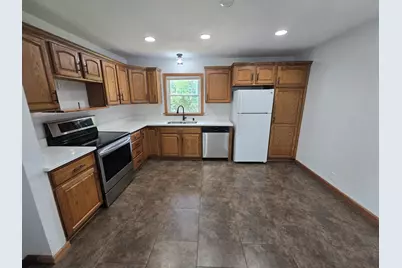 1425 S Rock Pl, New Berlin, WI 53151 - Photo 11