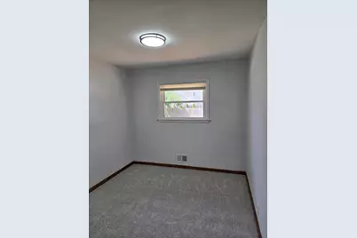 1425 S Rock Pl, New Berlin, WI 53151 - Photo 15
