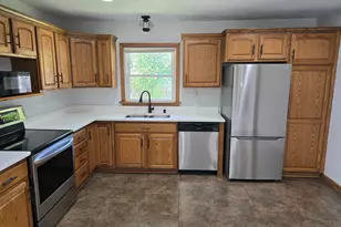 1425 S Rock Pl, New Berlin, WI 53151 - Photo 3