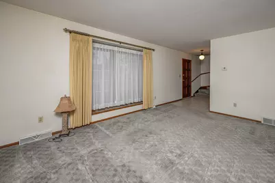 9123 S 35th St, Franklin, WI 53132 - Photo 7