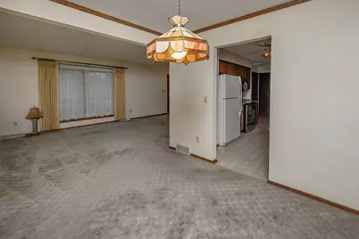 9123 S 35th St, Franklin, WI 53132 - Photo 11