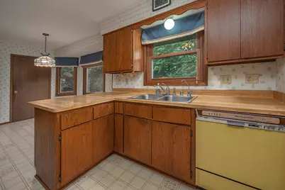 9123 S 35th St, Franklin, WI 53132 - Photo 13